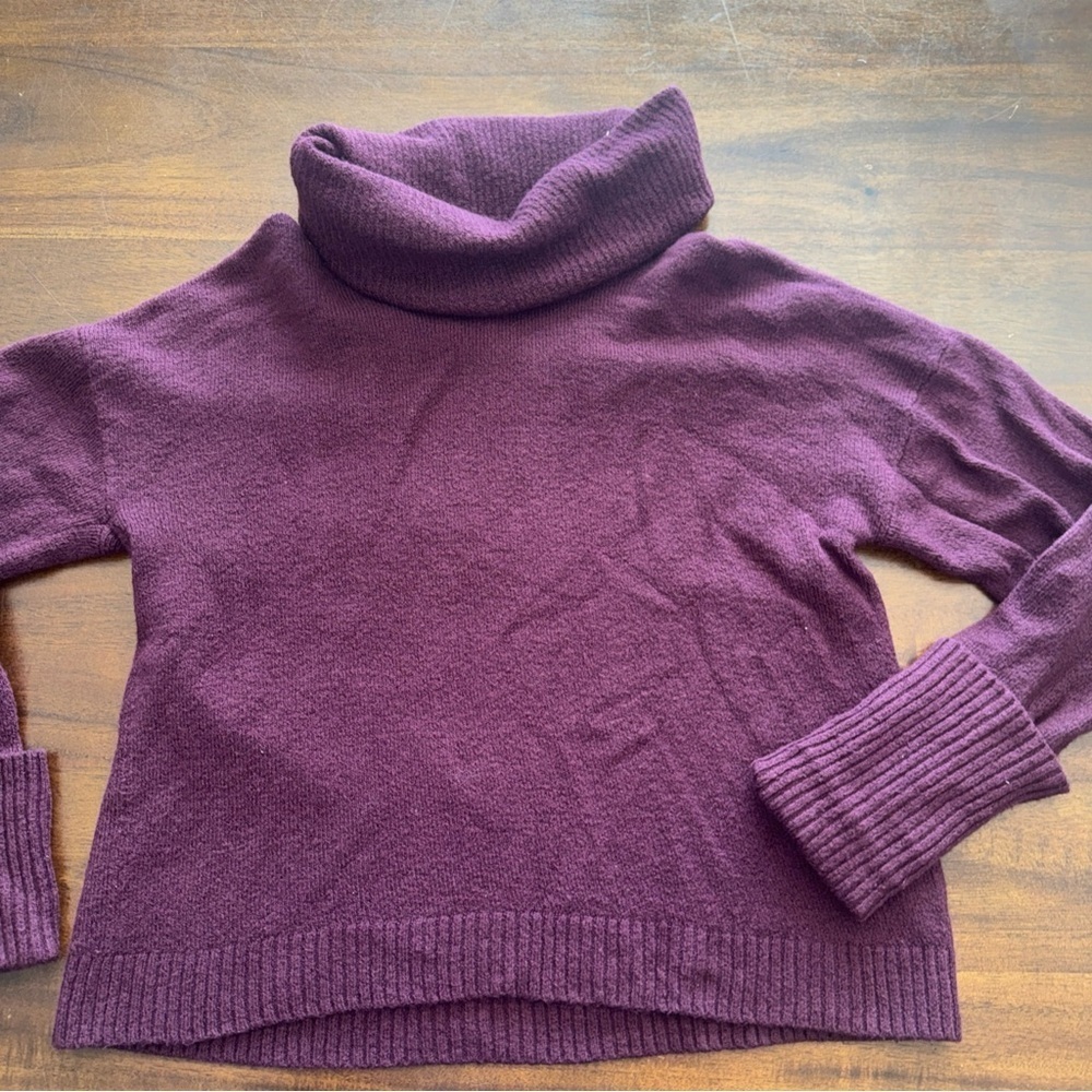 Chelsea 28 Sweater Women XS Turtleneck Knit Burgundy Long Sleeve Pullover